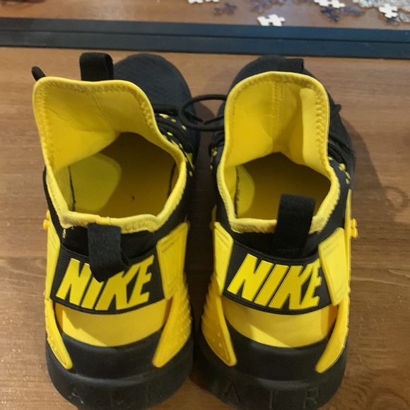 Nike - Picture 4 of 8